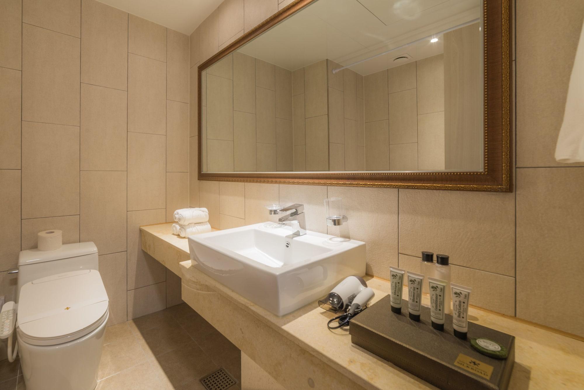 Reborn Suwon Silkroad Hotel מראה חיצוני תמונה