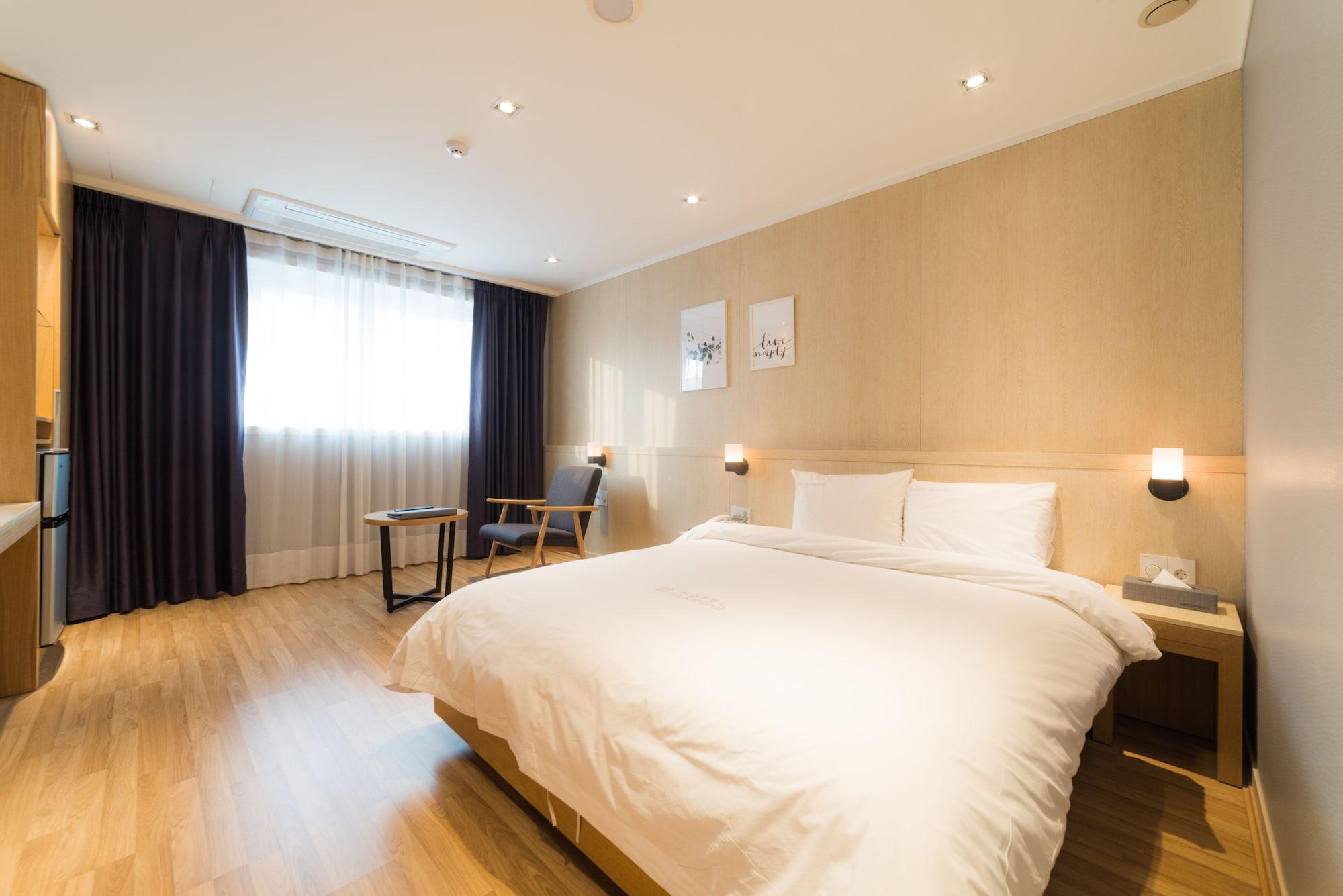 Reborn Suwon Silkroad Hotel מראה חיצוני תמונה