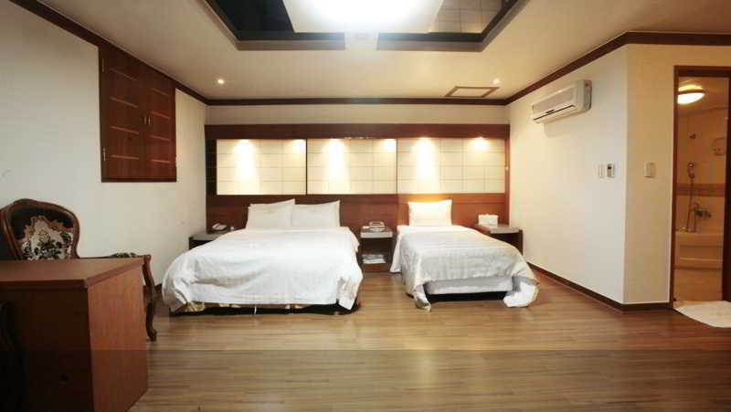 Reborn Suwon Silkroad Hotel מראה חיצוני תמונה