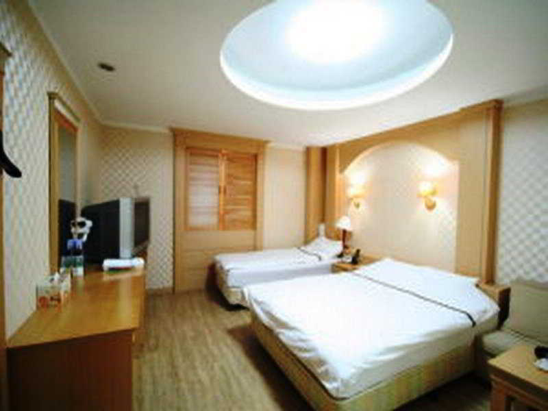 Reborn Suwon Silkroad Hotel מראה חיצוני תמונה