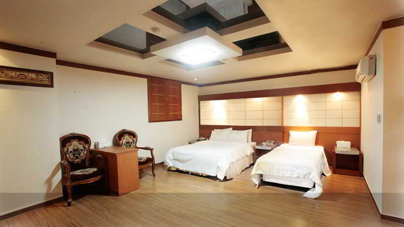Reborn Suwon Silkroad Hotel מראה חיצוני תמונה