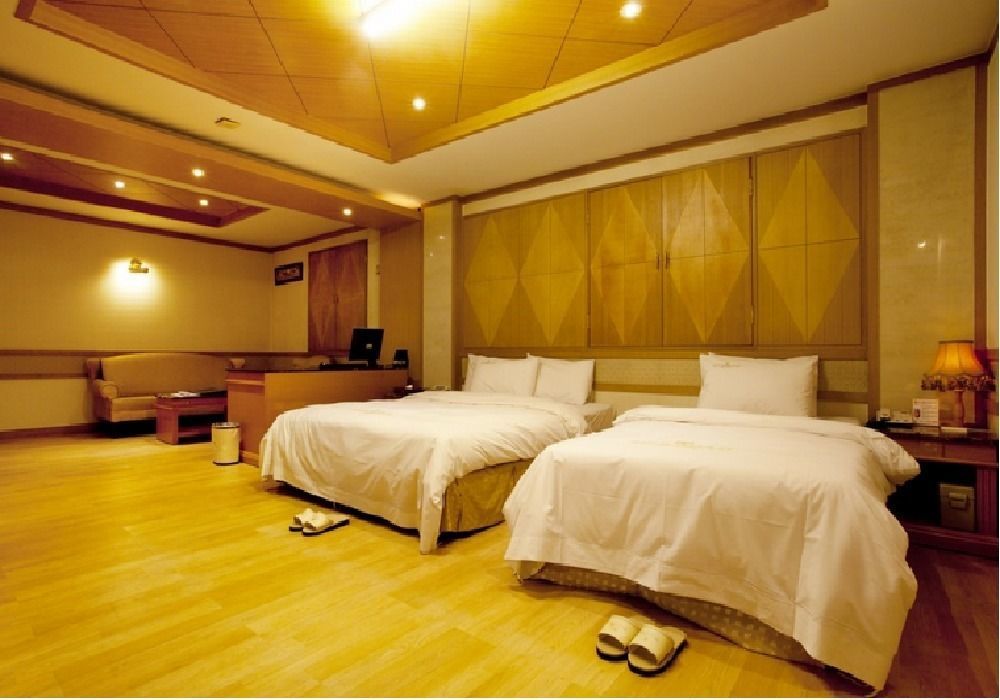 Reborn Suwon Silkroad Hotel מראה חיצוני תמונה