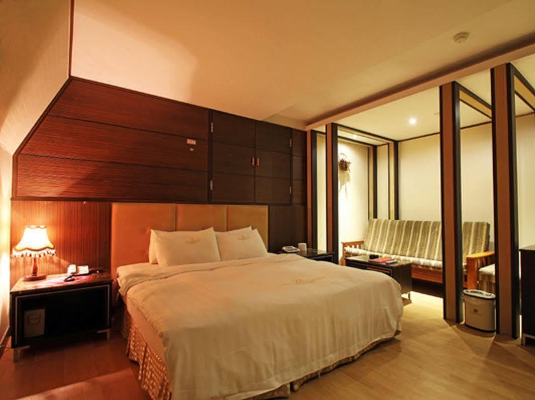 Reborn Suwon Silkroad Hotel מראה חיצוני תמונה