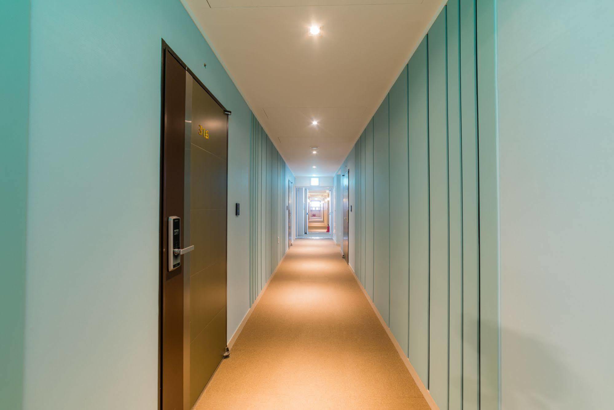 Reborn Suwon Silkroad Hotel מראה חיצוני תמונה