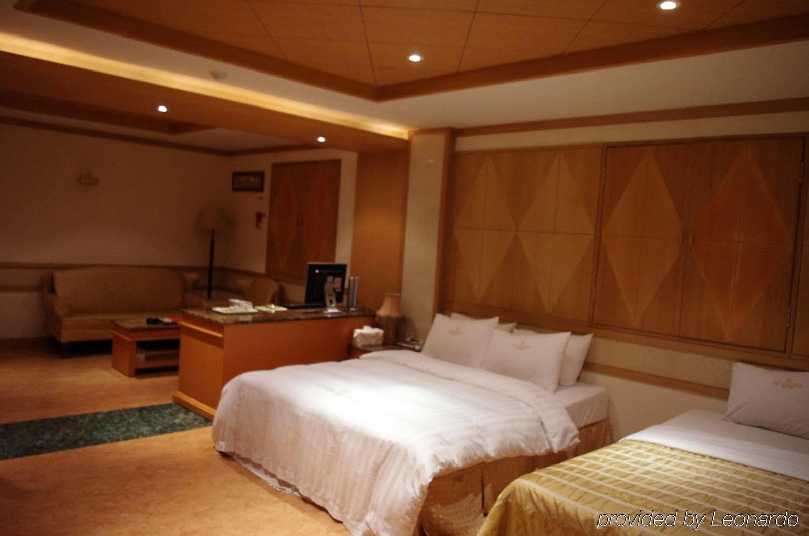 Reborn Suwon Silkroad Hotel מראה חיצוני תמונה