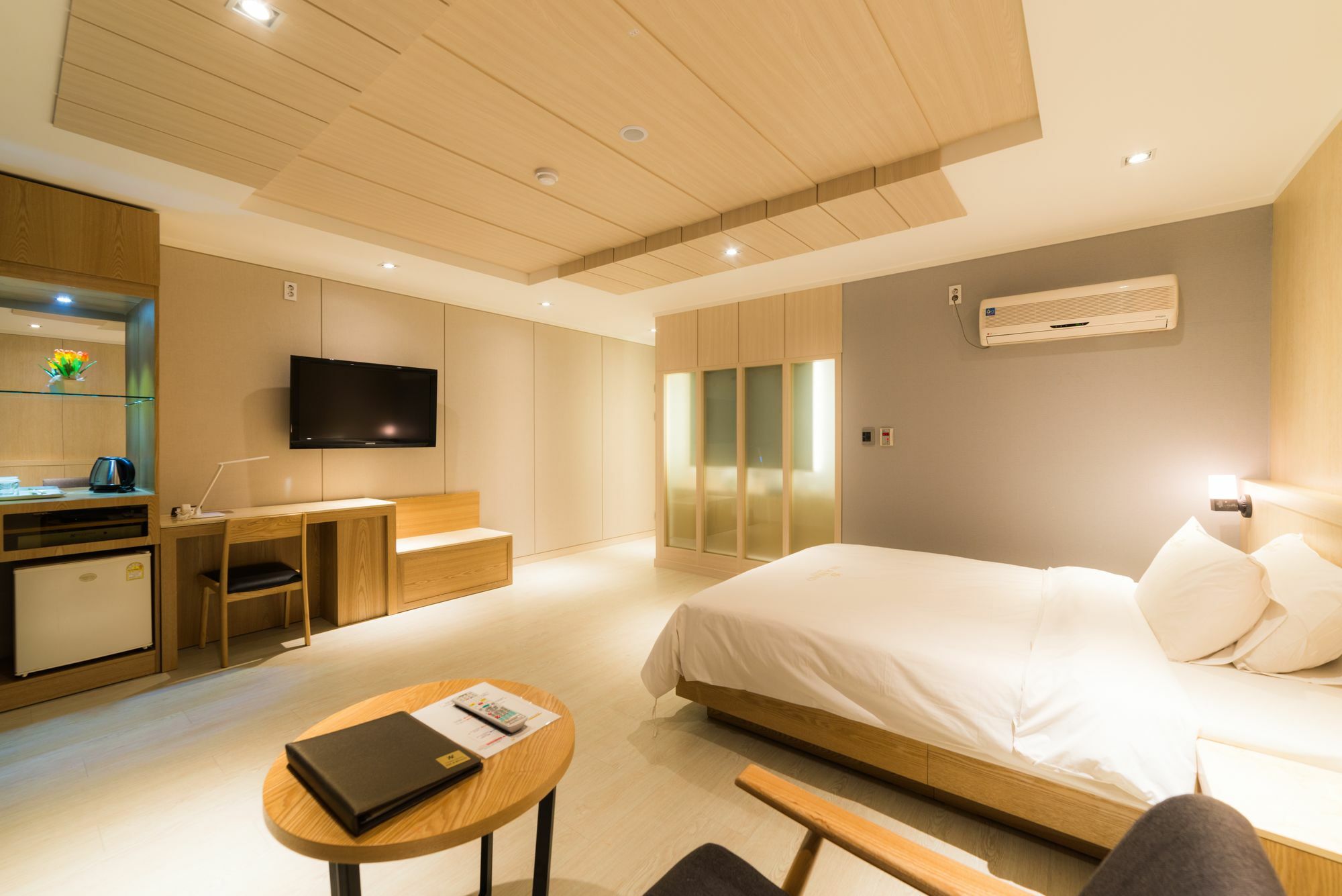 Reborn Suwon Silkroad Hotel מראה חיצוני תמונה